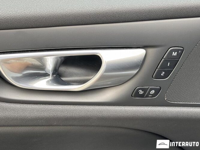 Volvo V 60 Cross Country 51 interauto-car