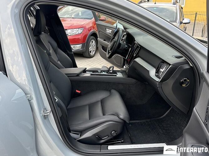 Volvo V 60 Cross Country 48 interauto-car