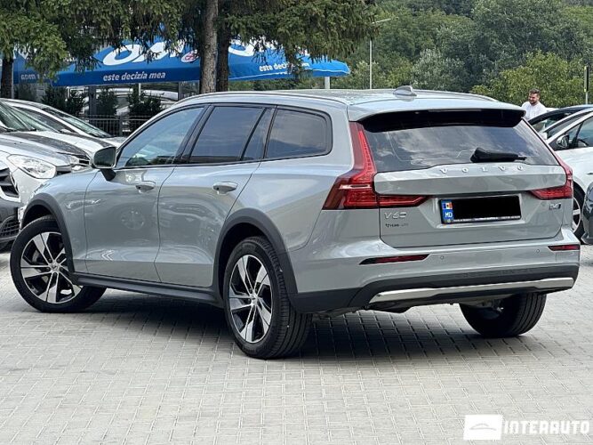 Volvo V 60 Cross Country 37 interauto-car
