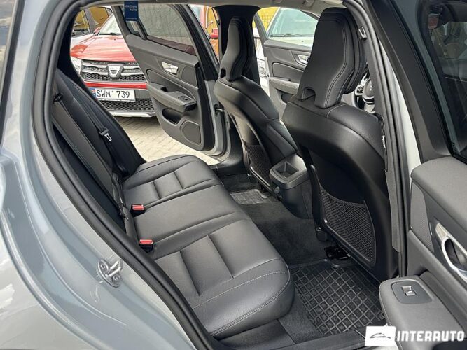 Volvo V 60 Cross Country 46 interauto-car