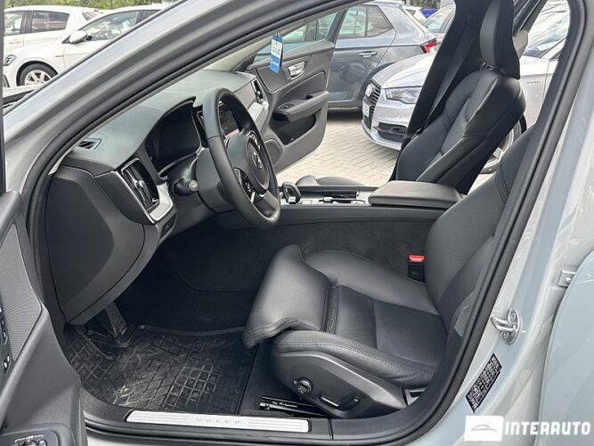 Volvo V 60 Cross Country 38 interauto-car