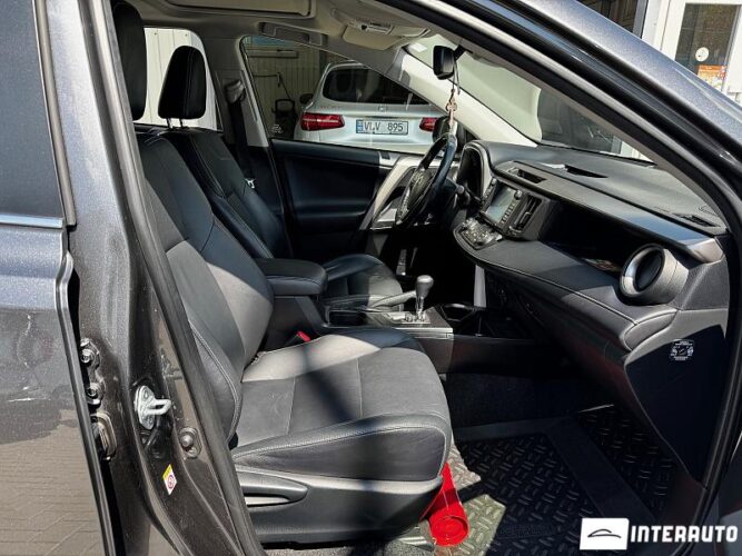 Toyota Rav-4 38 interauto-car