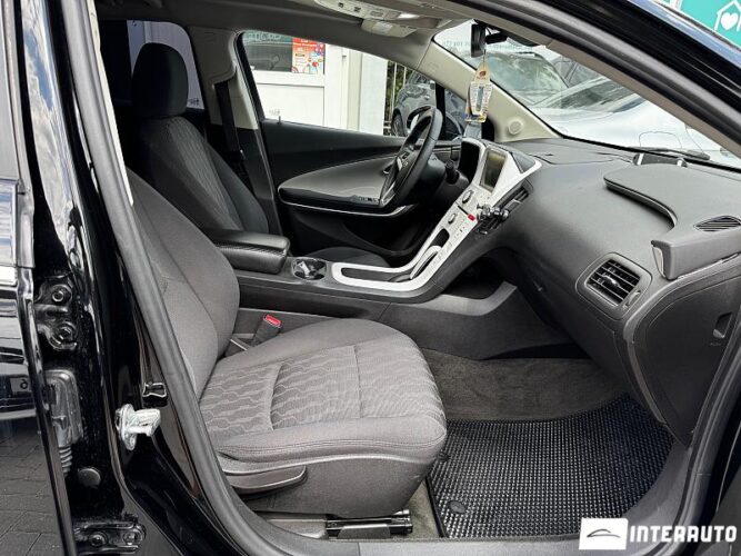 Chevrolet Volt 42 interauto-car