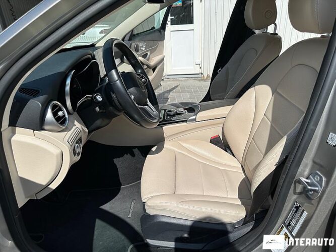 Mercedes C 300 38 interauto-car