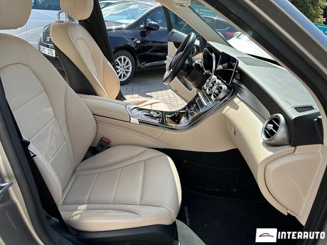 Mercedes C 300 46 interauto-car
