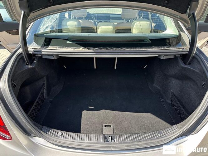 Mercedes C 300 49 interauto-car