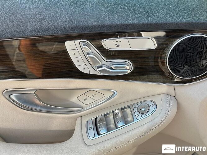 Mercedes C 300 51 interauto-car