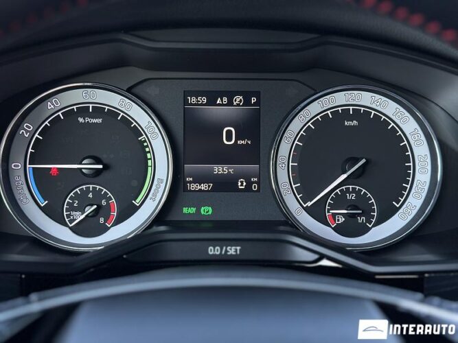 Skoda Superb 41 interauto-car