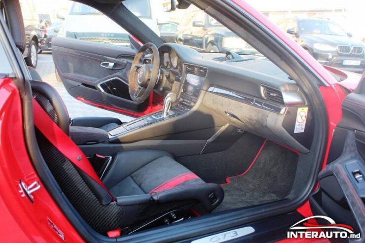 Porsche 911 GT3 25 interauto-car