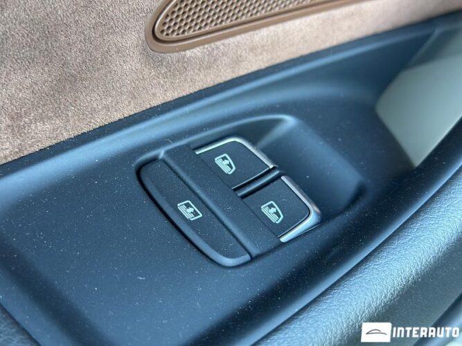 Audi A8 60 interauto-car