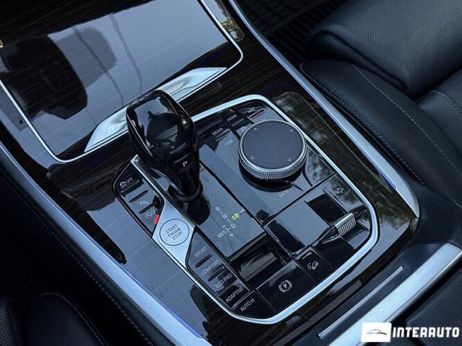 BMW X7 4.0i 48 interauto-car