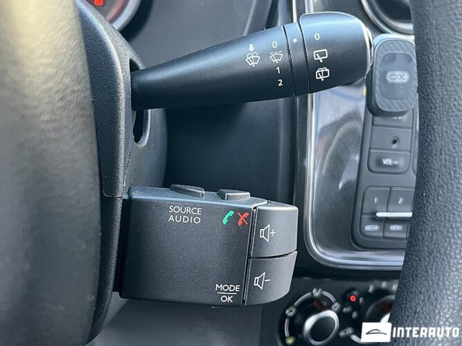 Dacia Sandero 35 interauto-car