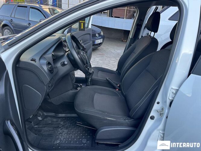 Dacia Sandero 31 interauto-car