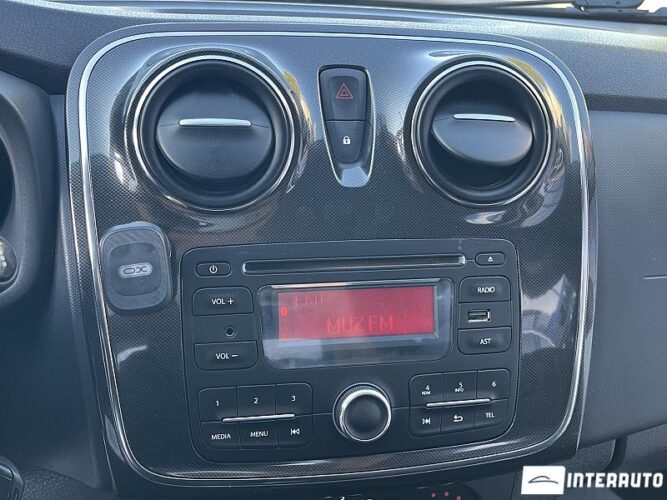 Dacia Sandero 37 interauto-car