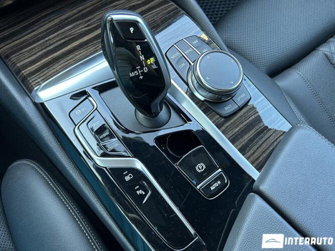 BMW 530e 49 interauto-car