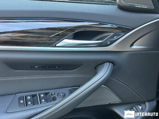 BMW 530e 42 interauto-car