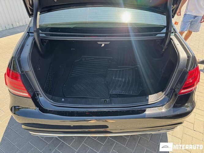 Mercedes E 250 54 interauto-car