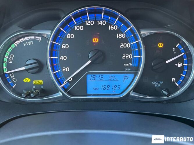 Toyota Yaris 37 interauto-car