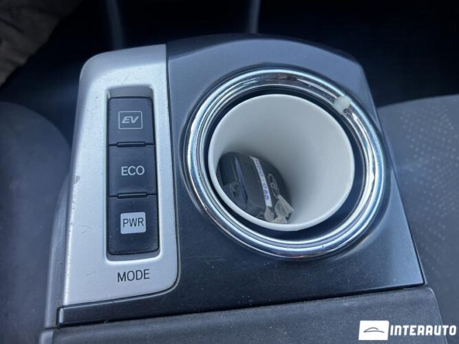 Toyota Prius Plus / V 41 interauto-car