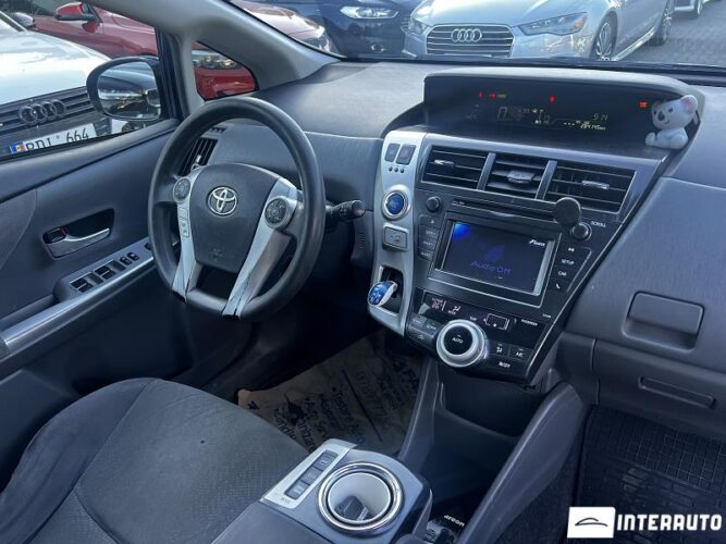 Toyota Prius Plus / V 34 interauto-car
