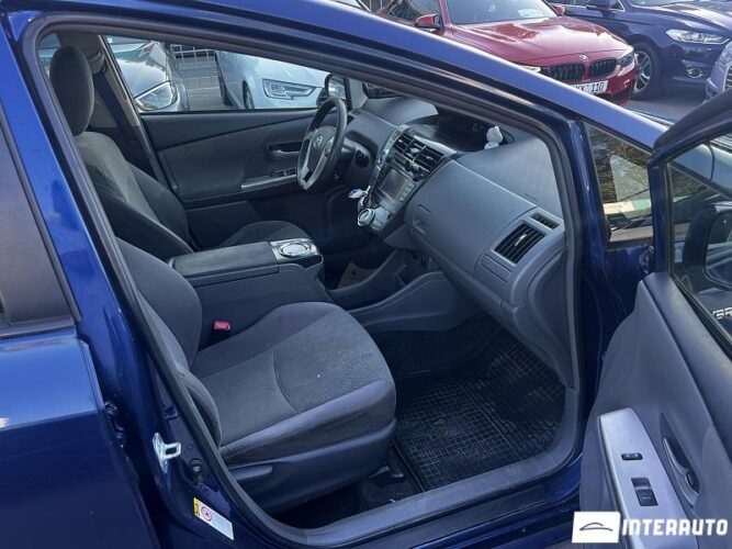 Toyota Prius Plus / V 35 interauto-car
