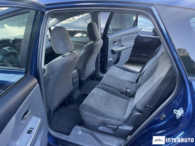 Toyota Prius Plus / V 36 interauto-car