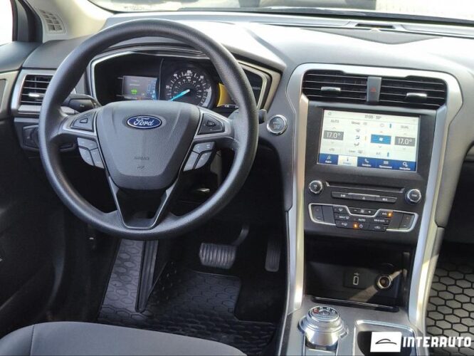 Ford Fusion 38 interauto-car