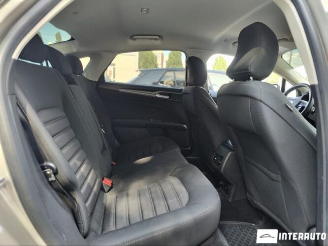 Ford Fusion 36 interauto-car