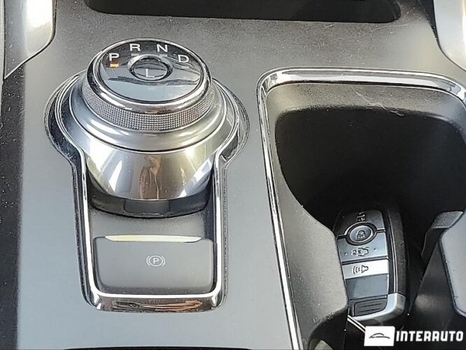 Ford Fusion 42 interauto-car