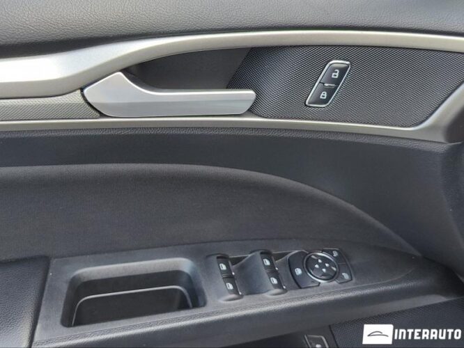 Ford Fusion 44 interauto-car