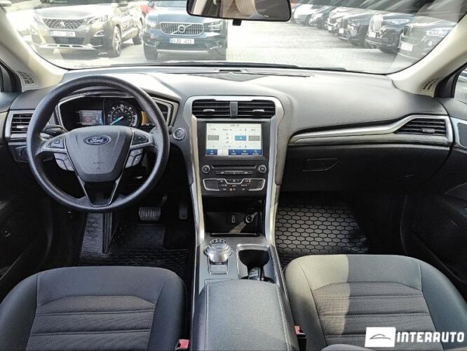 Ford Fusion 34 interauto-car