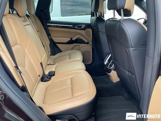 Porsche Cayenne S Hybrid 52 interauto-car