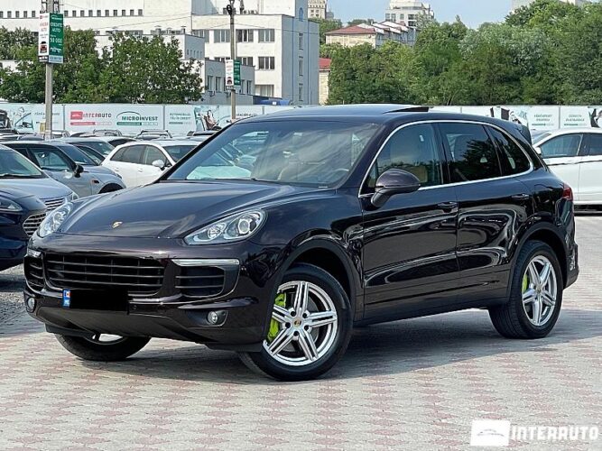 Porsche Cayenne S Hybrid 34 interauto-car