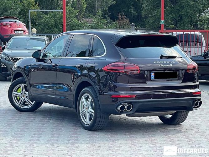 Porsche Cayenne S Hybrid 36 interauto-car
