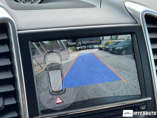 Porsche Cayenne S Hybrid 46 interauto-car