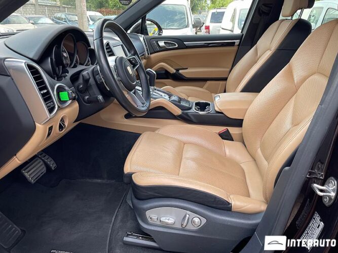 Porsche Cayenne S Hybrid 38 interauto-car