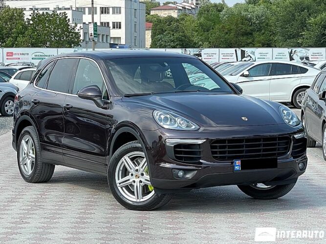 Porsche Cayenne S Hybrid 37 interauto-car