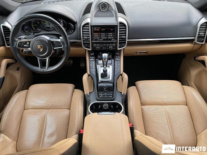 Porsche Cayenne S Hybrid 40 interauto-car