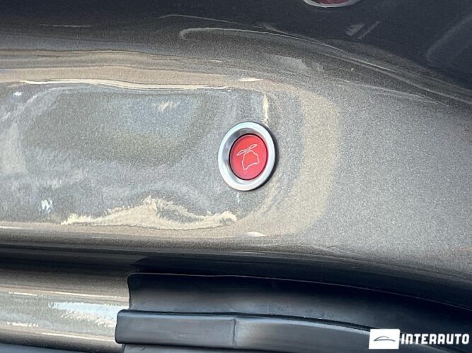 Tesla Model X 64 interauto-car