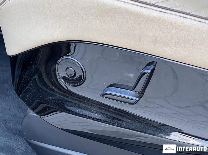 Tesla Model X 59 interauto-car