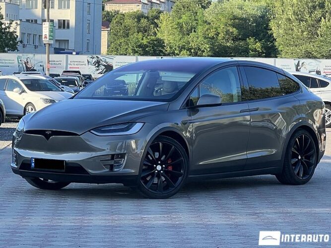 Tesla Model X 39 interauto-car