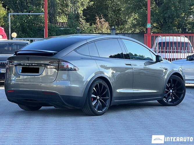 Tesla Model X 41 interauto-car