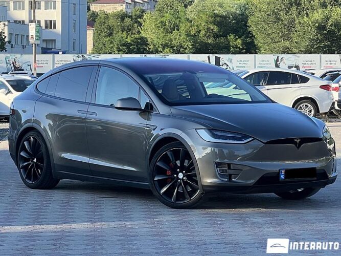 Tesla Model X 42 interauto-car