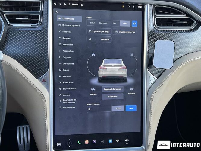 Tesla Model X 54 interauto-car