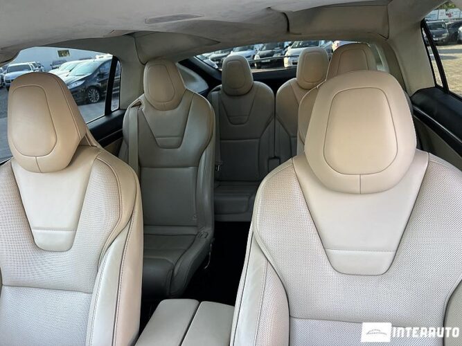 Tesla Model X 58 interauto-car