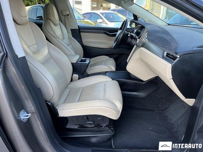 Tesla Model X 56 interauto-car