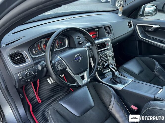 Volvo V 60 33 interauto-car
