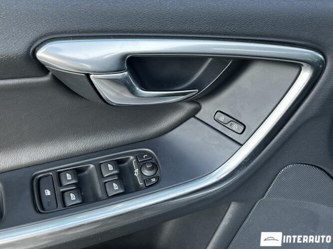 Volvo V 60 44 interauto-car