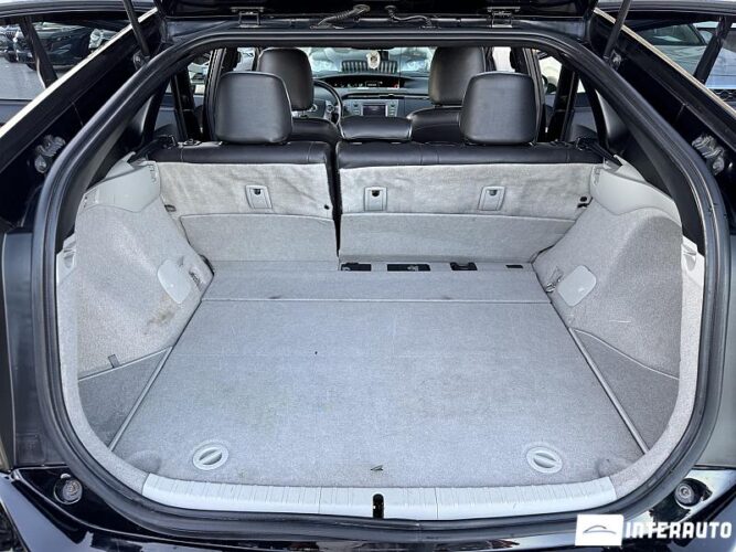 Toyota Prius 50 interauto-car