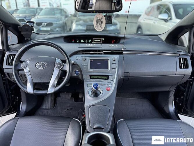 Toyota Prius 36 interauto-car